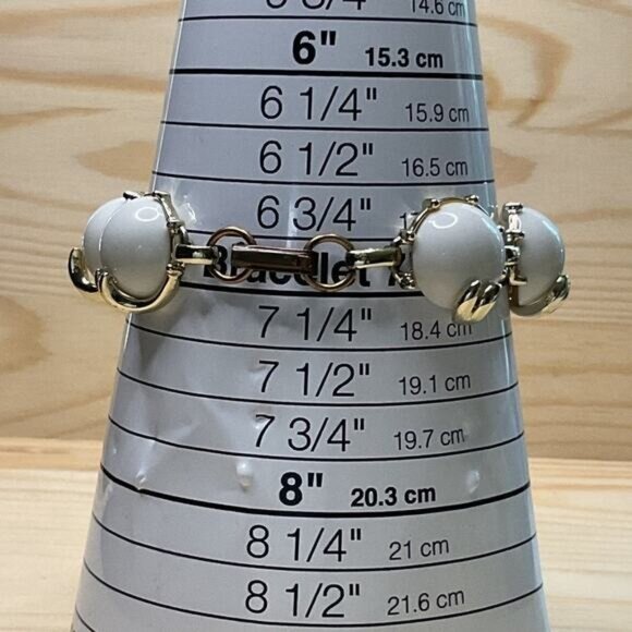 Vintage White Circular Beads Gold Tone Metal Claw Leaves Bracelet - Picture 4 of 4